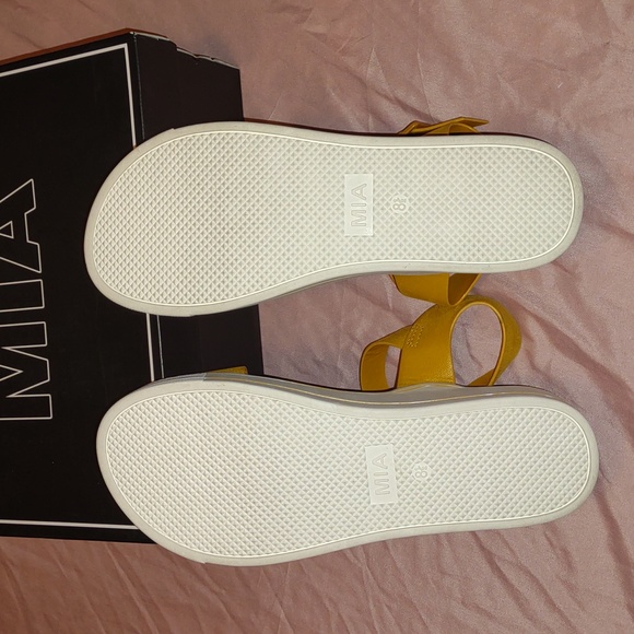 MIA ๐ฃJessy Odelia Platform Sandals in Mustard Brus footwear - Picture 7 of 13